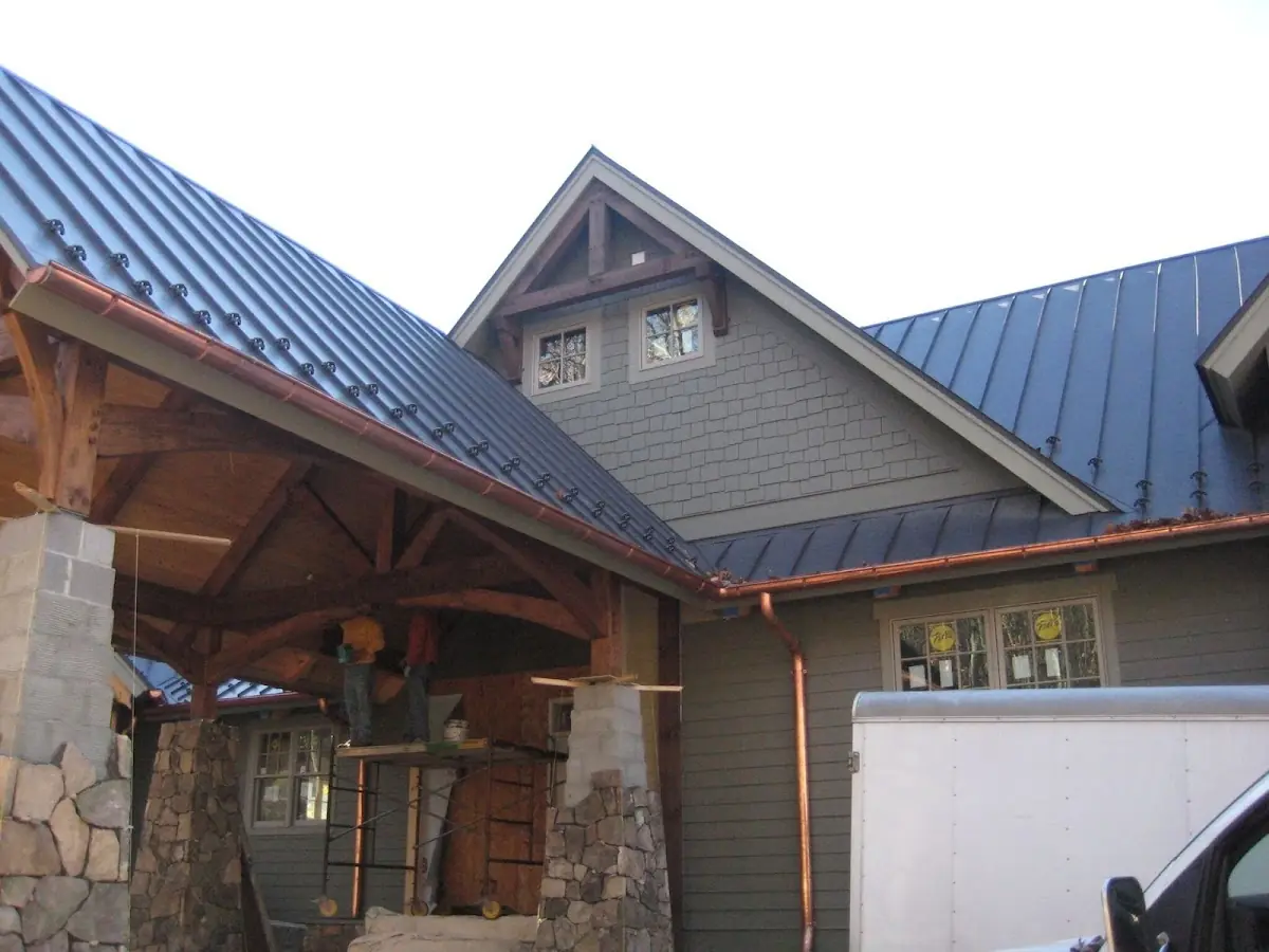 Craftsman Roofing team delivering quality roofing work in Rogers Park